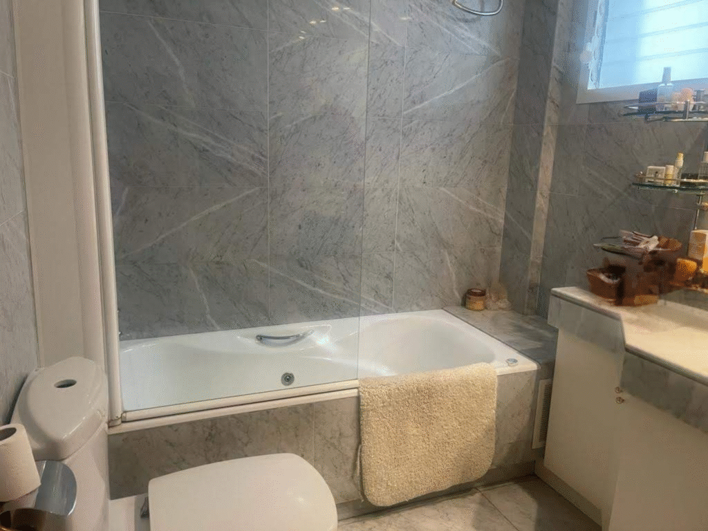 4_ baño parcial El Clot antes